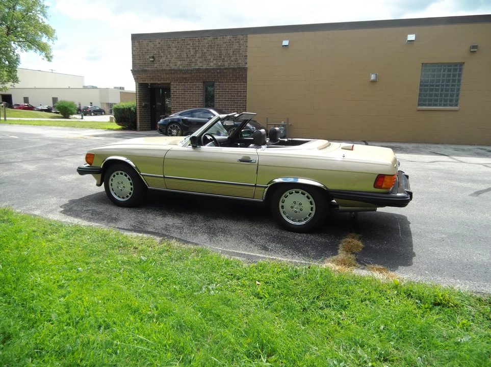 1987 Mercedes-Benz R107 SL-Class - Image 14 of 31