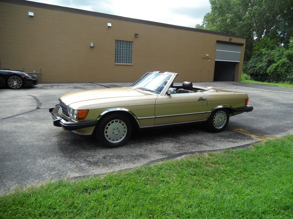 1987 Mercedes-Benz R107 SL-Class - Image 2 of 31