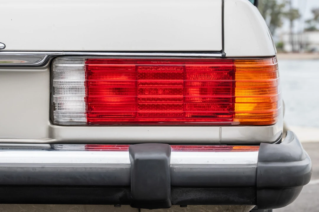 1987 Mercedes-Benz R107 SL-Class - Image 28 of 31
