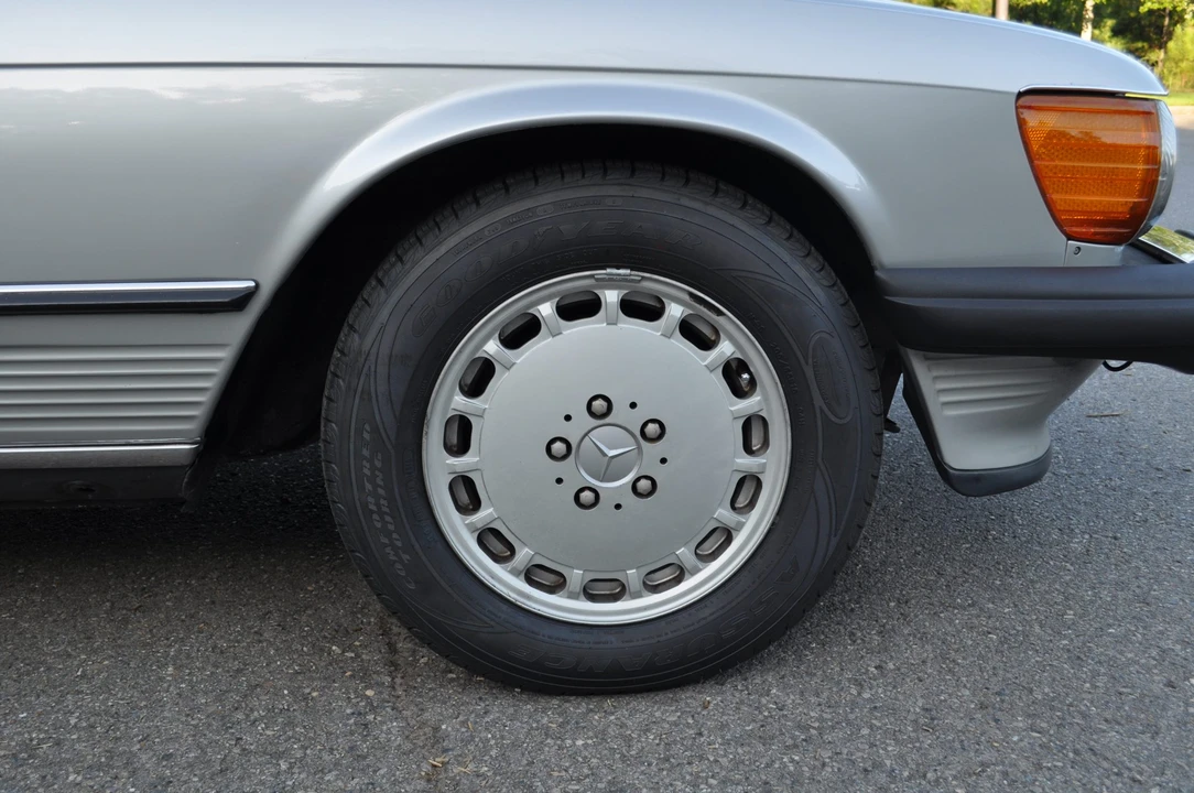 1987 Mercedes-Benz R107 SL-Class - Image 31 of 31