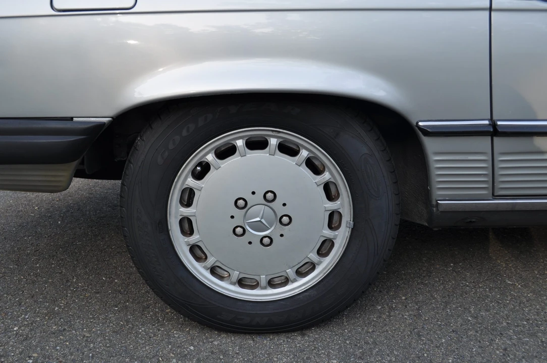 1987 Mercedes-Benz R107 SL-Class - Image 30 of 31