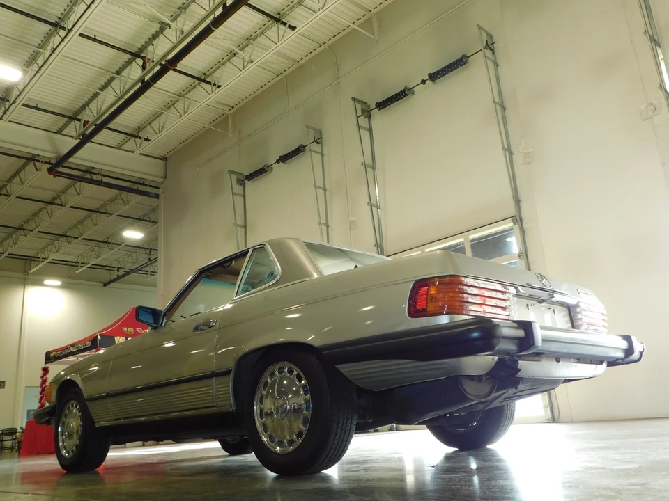 1987 Mercedes-Benz R107 SL-Class - Image 18 of 31