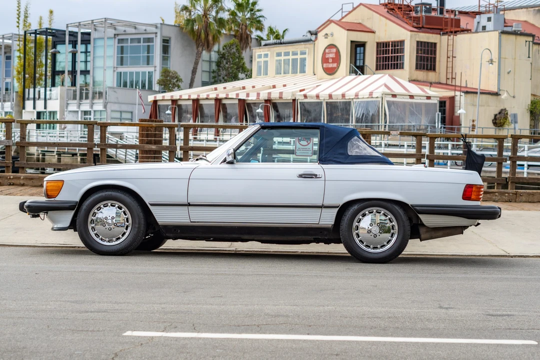 1987 Mercedes-Benz R107 SL-Class - Image 17 of 31