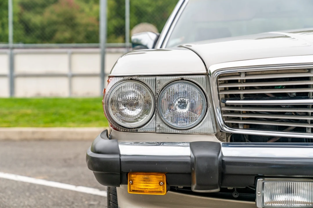 1987 Mercedes-Benz R107 SL-Class - Image 18 of 31