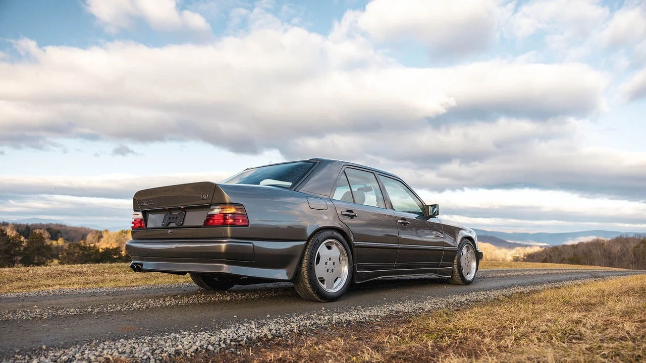 1987 Mercedes-Benz W124 E-Class - Image 13 of 31