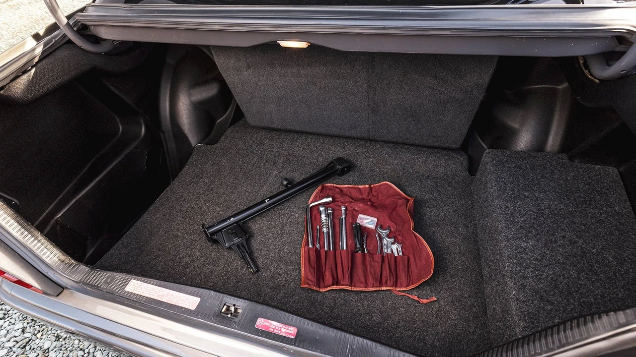1987 Mercedes-Benz W124 E-Class - Image 7 of 31