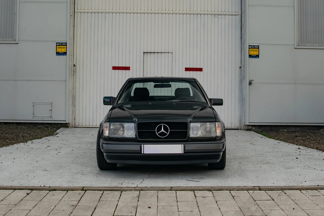 1995 Mercedes-Benz W124 E-Class - Image 10 of 31