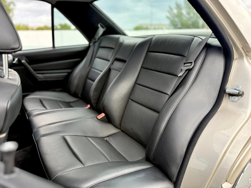 1987 Mercedes-Benz 190E - Image 19 of 21