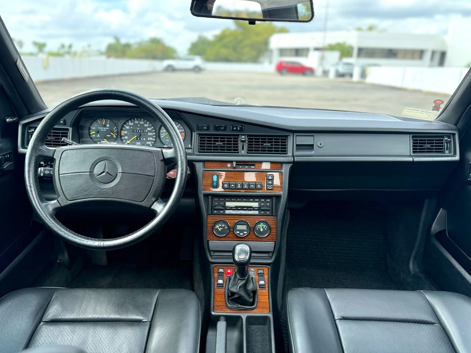 1987 Mercedes-Benz 190E - Image 13 of 21