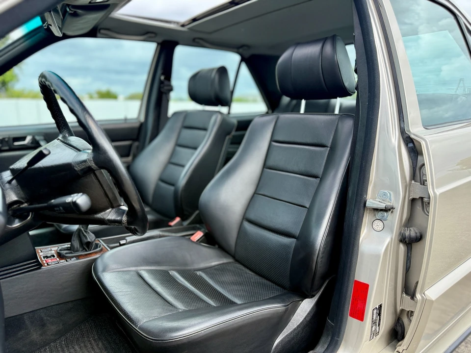 1987 Mercedes-Benz 190E - Image 11 of 21