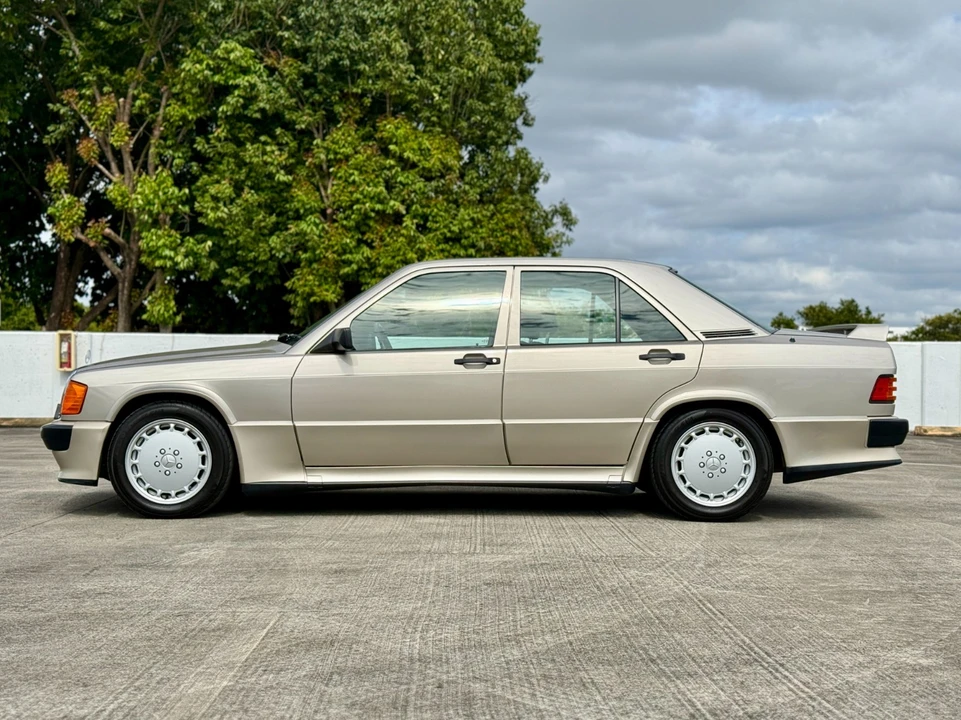 1987 Mercedes-Benz 190E - Image 2 of 21