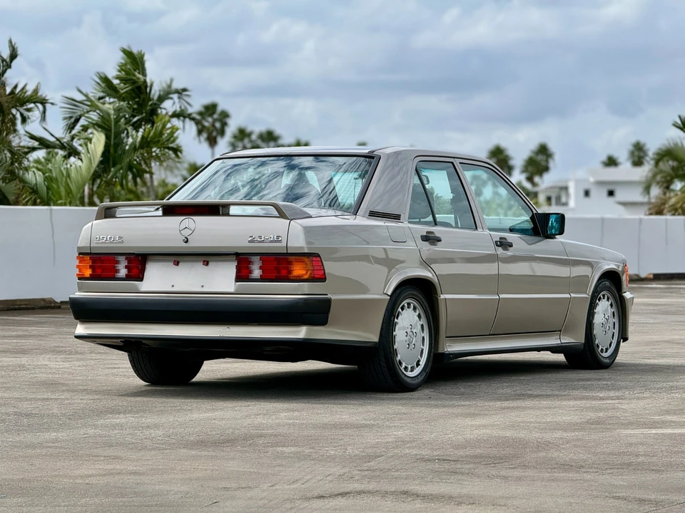 1987 Mercedes-Benz 190E - Image 5 of 21