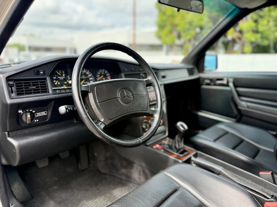 1987 Mercedes-Benz 190E - Image 12 of 21
