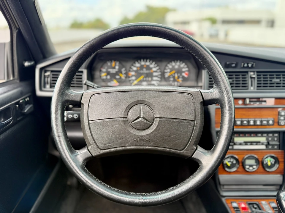 1987 Mercedes-Benz 190E - Image 14 of 21