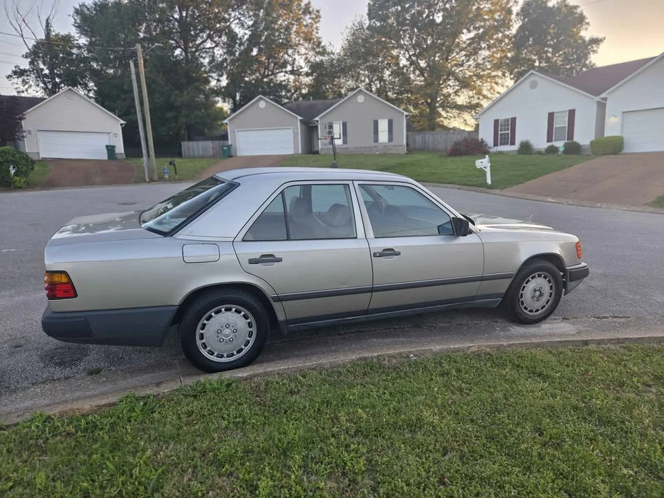 1987 Mercedes-Benz W124 E-Class - Image 10 of 13