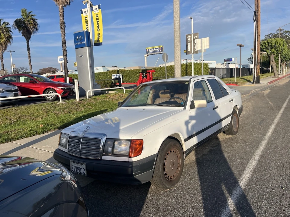 1987 Mercedes-Benz W124 E-Class - Image 4 of 19