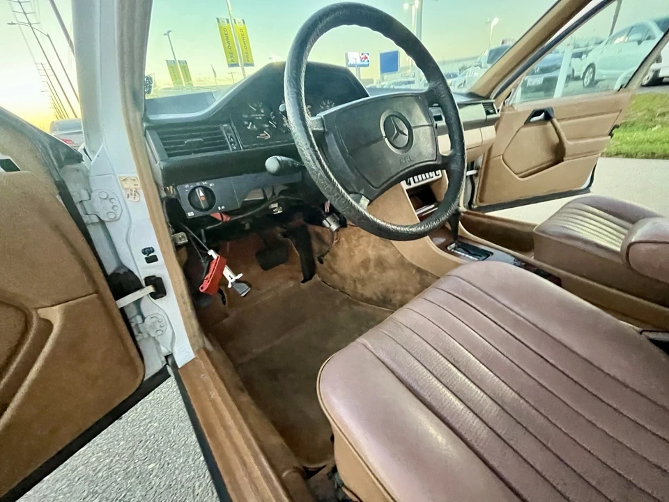 1987 Mercedes-Benz W124 E-Class - Image 13 of 19