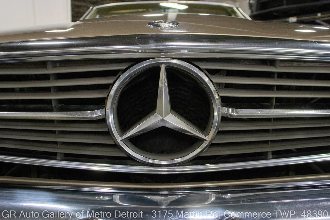 1987 Mercedes-Benz R107 SL-Class - Image 29 of 31