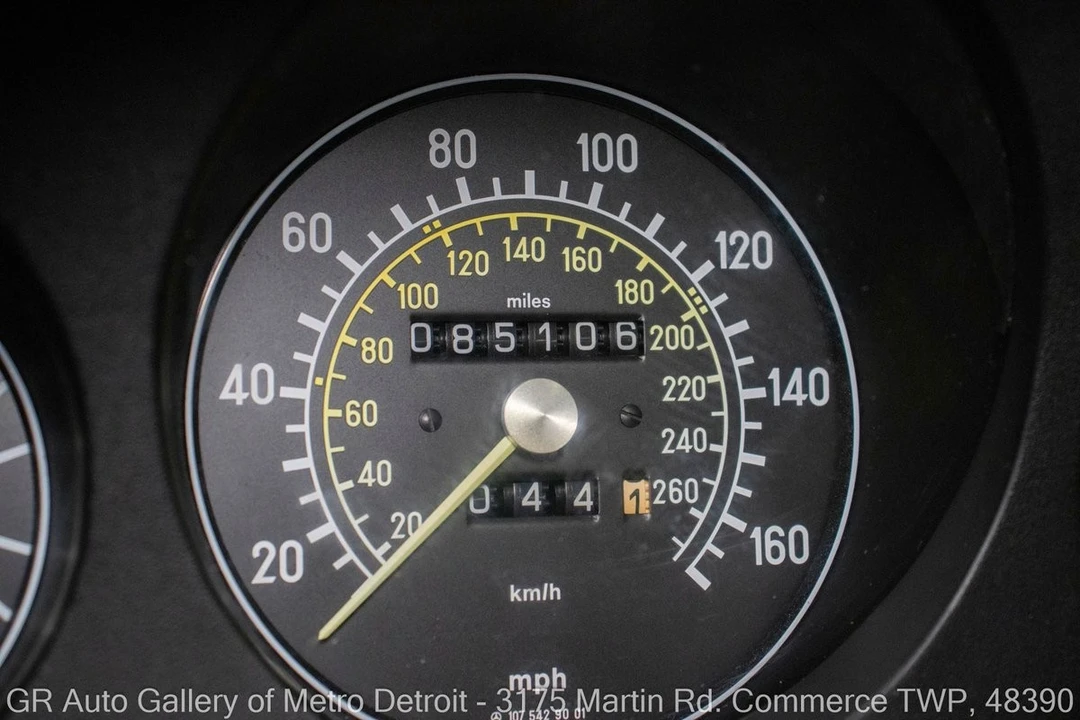 1987 Mercedes-Benz R107 SL-Class - Image 18 of 31