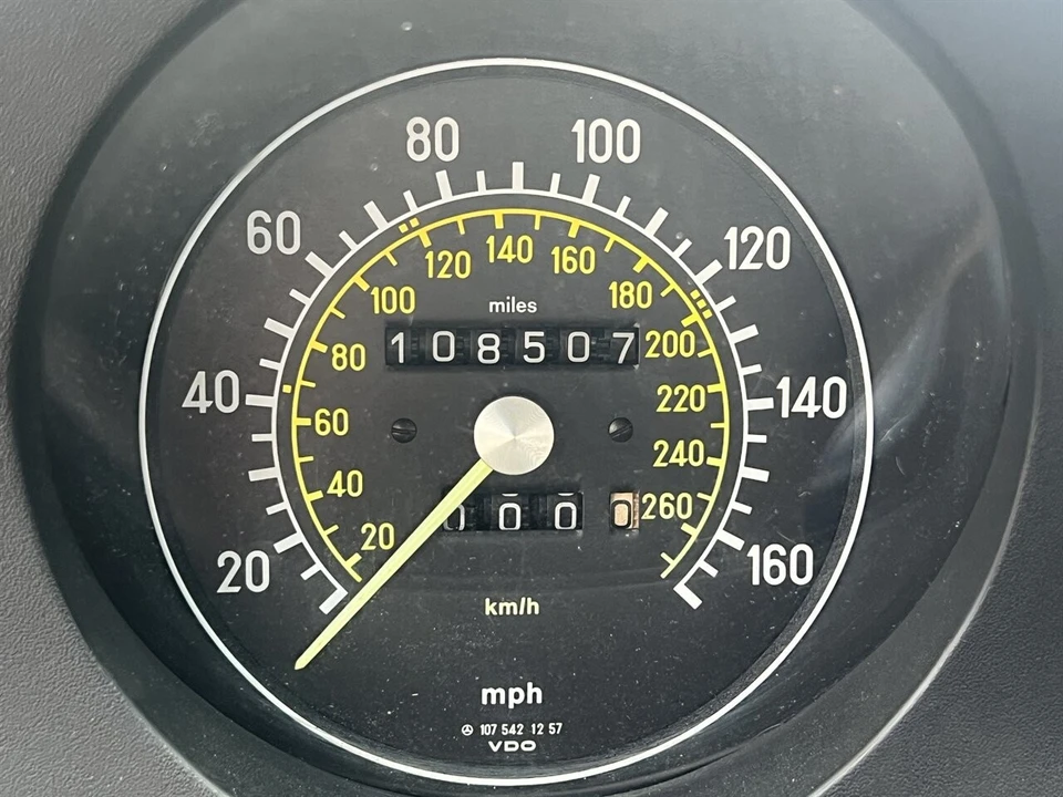 1987 Mercedes-Benz R107 SL-Class - Image 23 of 24