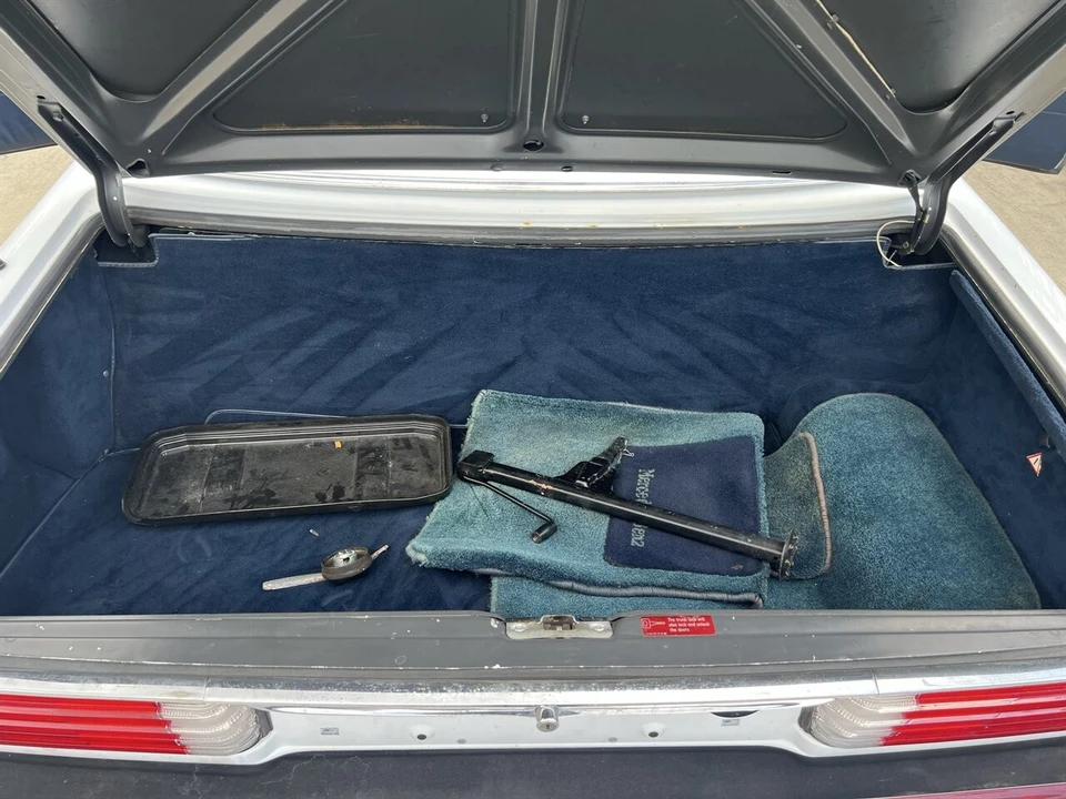 1987 Mercedes-Benz R107 SL-Class - Image 12 of 24