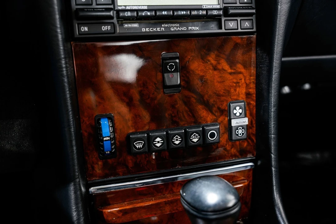1987 Mercedes-Benz R107 SL-Class - Image 13 of 31