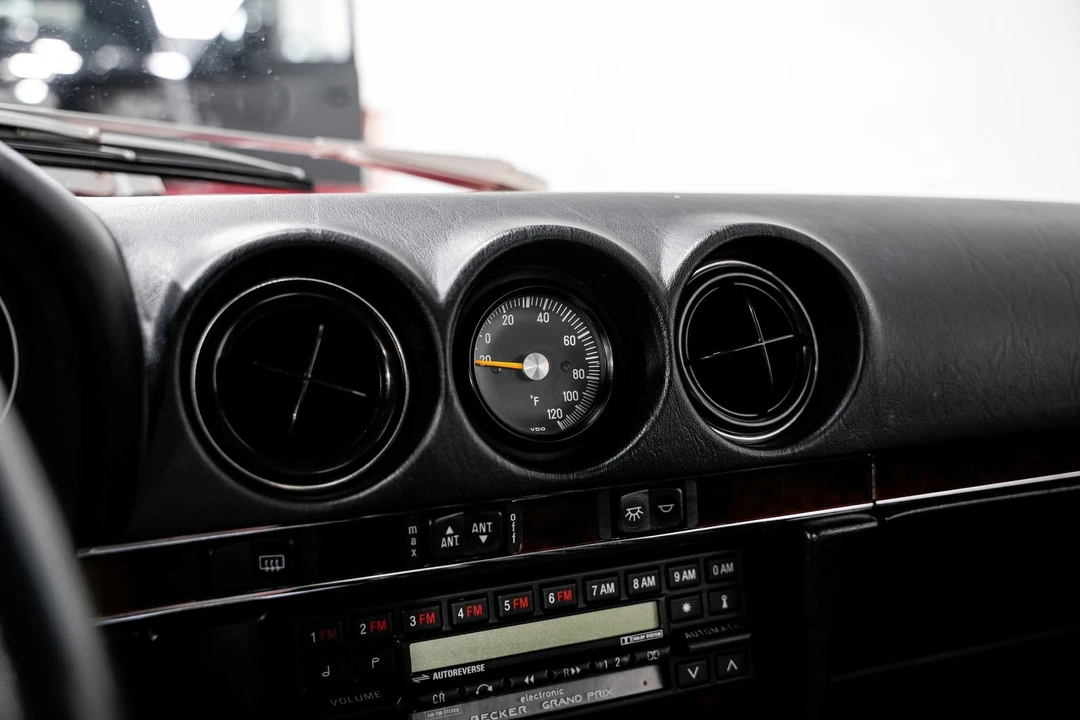 1987 Mercedes-Benz R107 SL-Class - Image 11 of 31