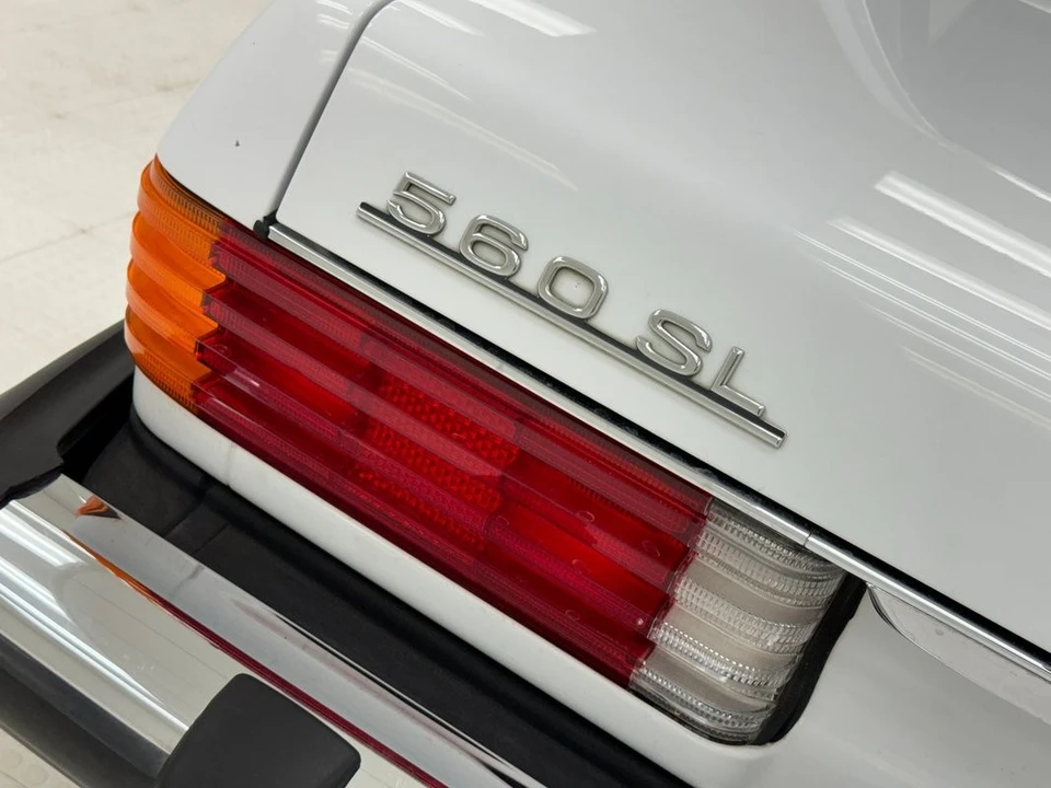 1987 Mercedes-Benz R107 SL-Class - Image 17 of 31