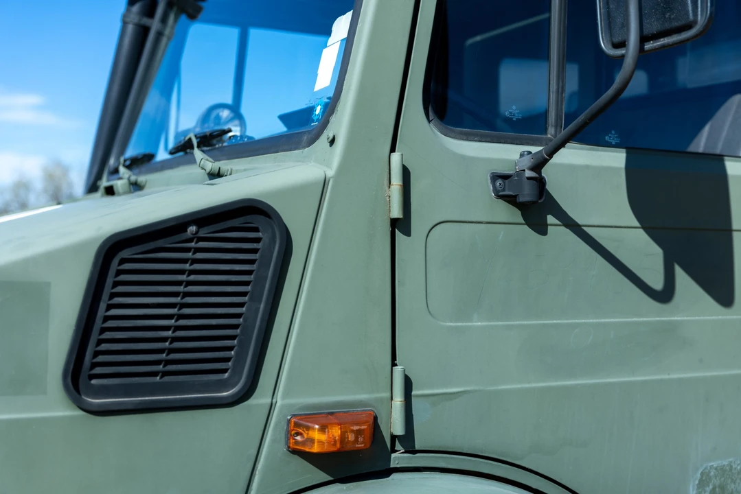 1987 Mercedes-Benz Unimog - Image 24 of 31