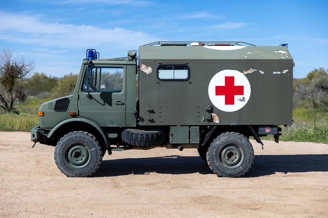 1987 Mercedes-Benz Unimog - Image 6 of 31