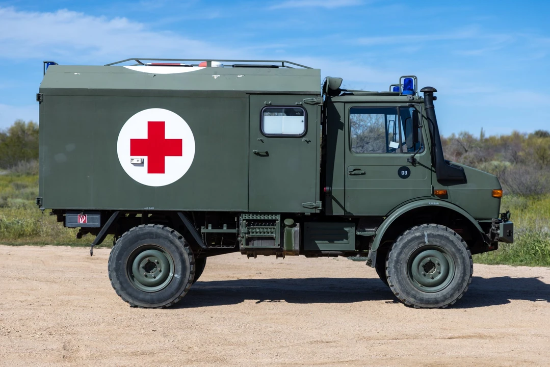 1987 Mercedes-Benz Unimog - Image 2 of 31