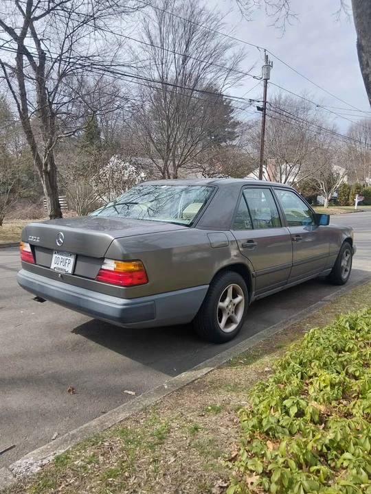 1987 Mercedes-Benz W124 E-Class - Image 2 of 13