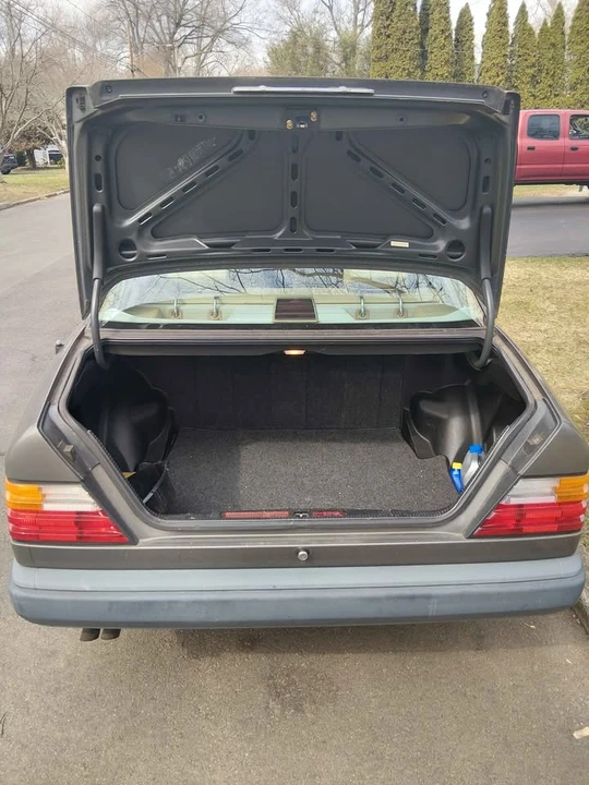 1987 Mercedes-Benz W124 E-Class - Image 5 of 13
