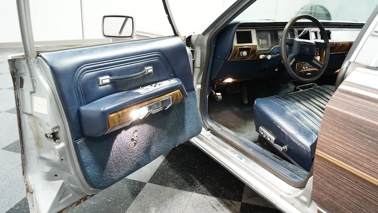 1987 Mercury Colony Park - Image 20 of 21