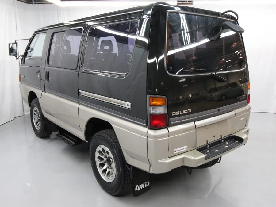 1987 Mitsubishi Delica 3rd Gen - Image 3 of 12