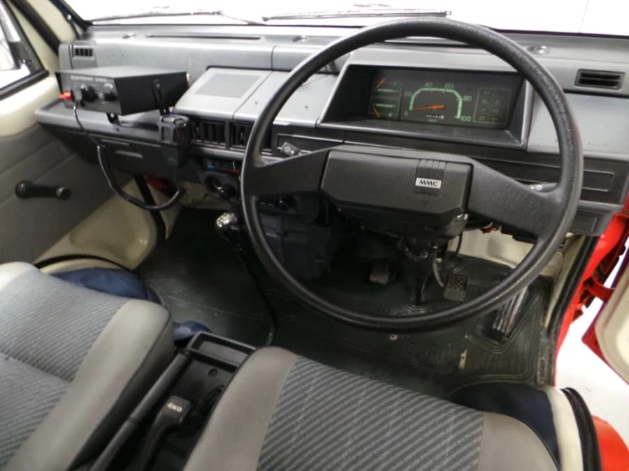 1987 Mitsubishi Minicab 4th Gen - Image 5 of 12
