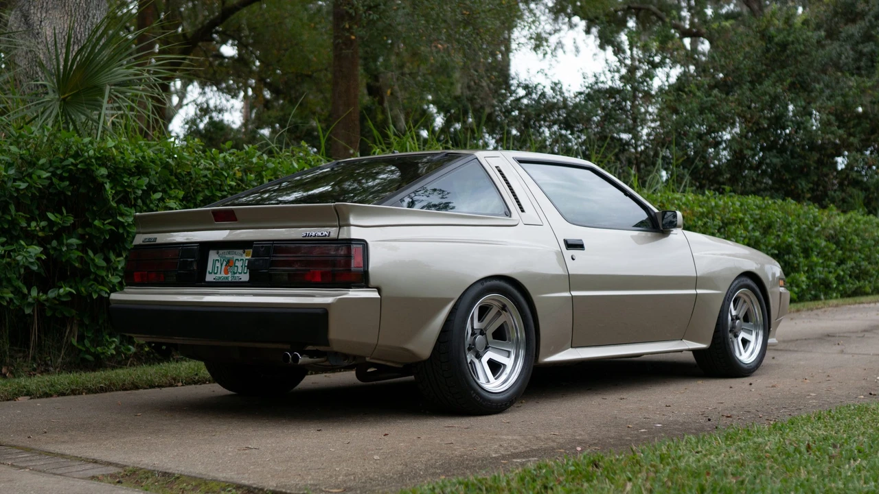 1987 Mitsubishi Starion - Image 6 of 31