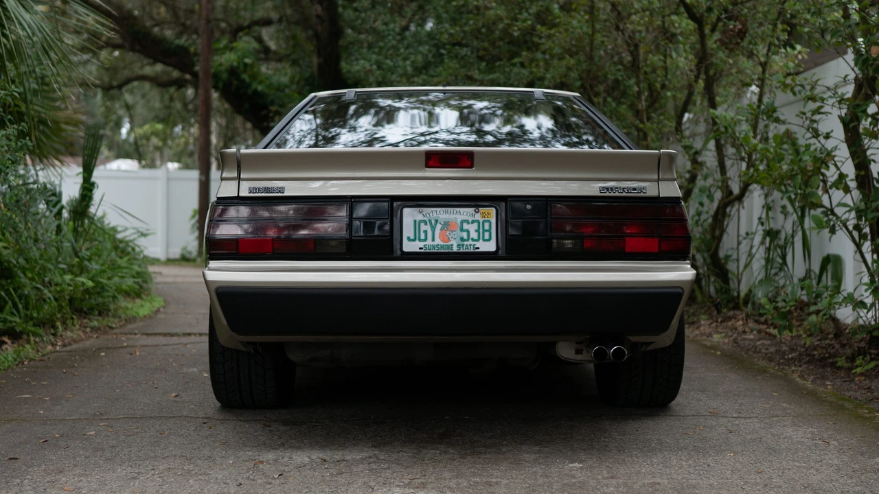 1987 Mitsubishi Starion - Image 9 of 31