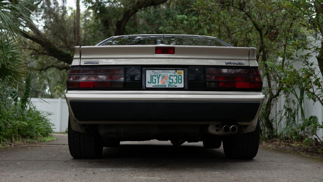 1987 Mitsubishi Starion - Image 10 of 31
