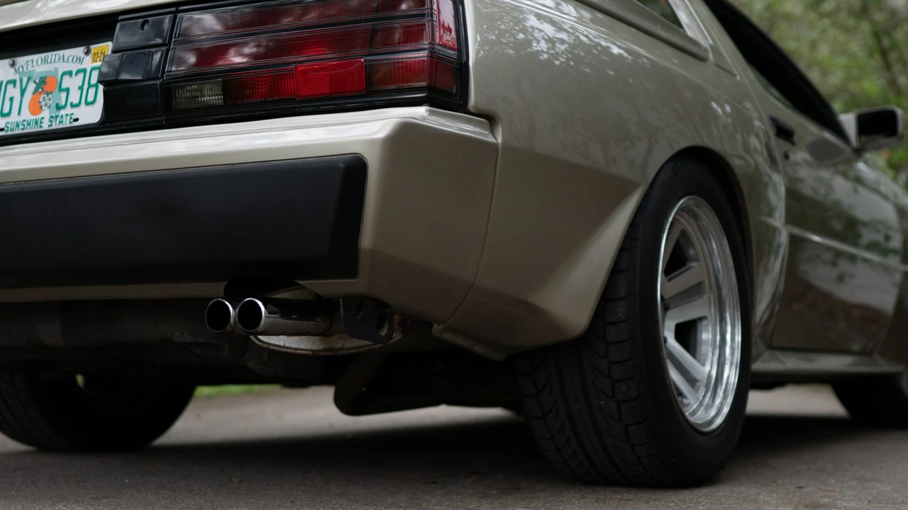 1987 Mitsubishi Starion - Image 25 of 31