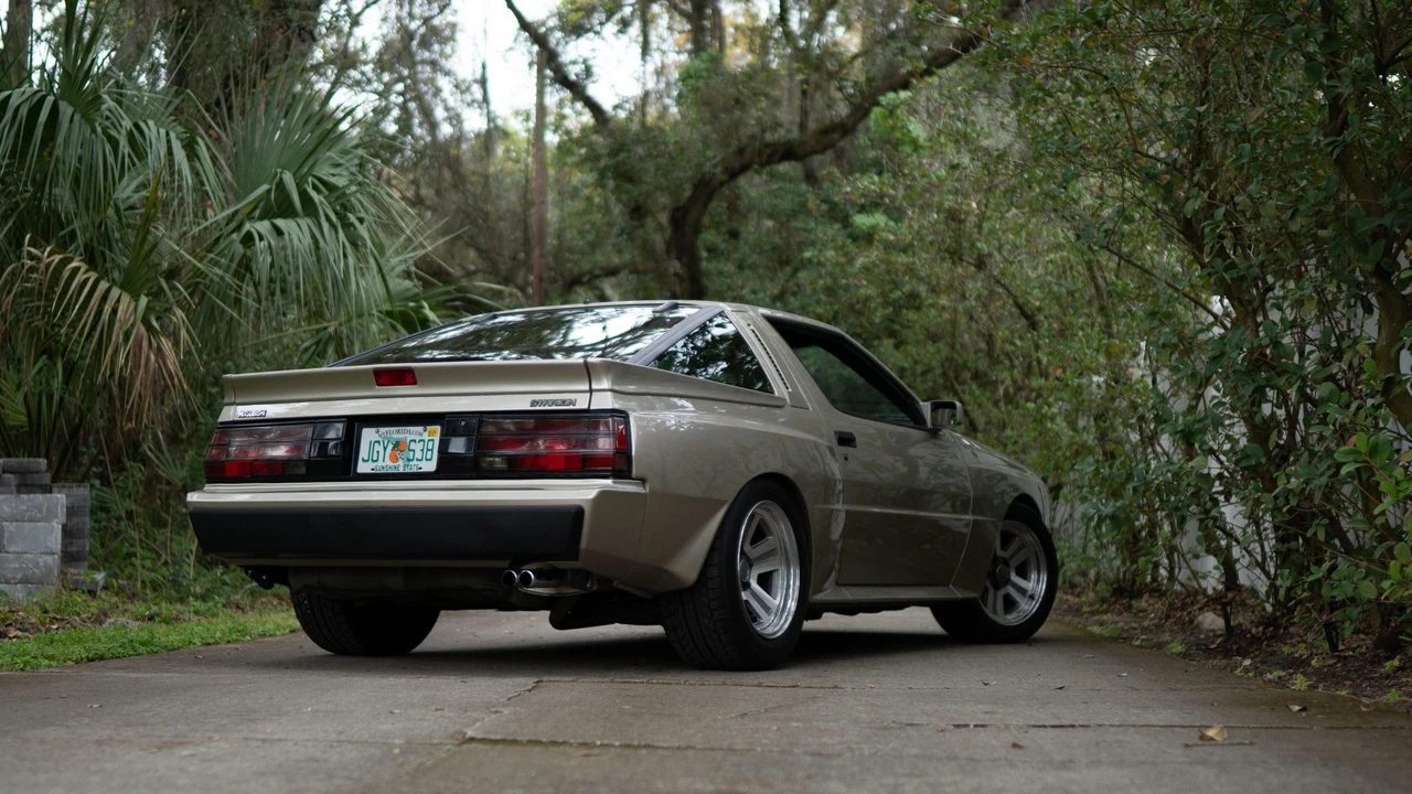 1987 Mitsubishi Starion - Image 8 of 31