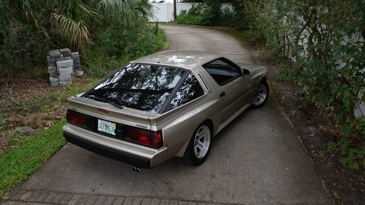 1987 Mitsubishi Starion - Image 7 of 31