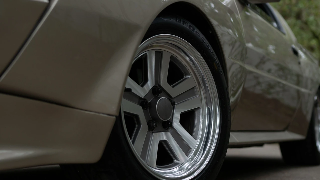 1987 Mitsubishi Starion - Image 21 of 31