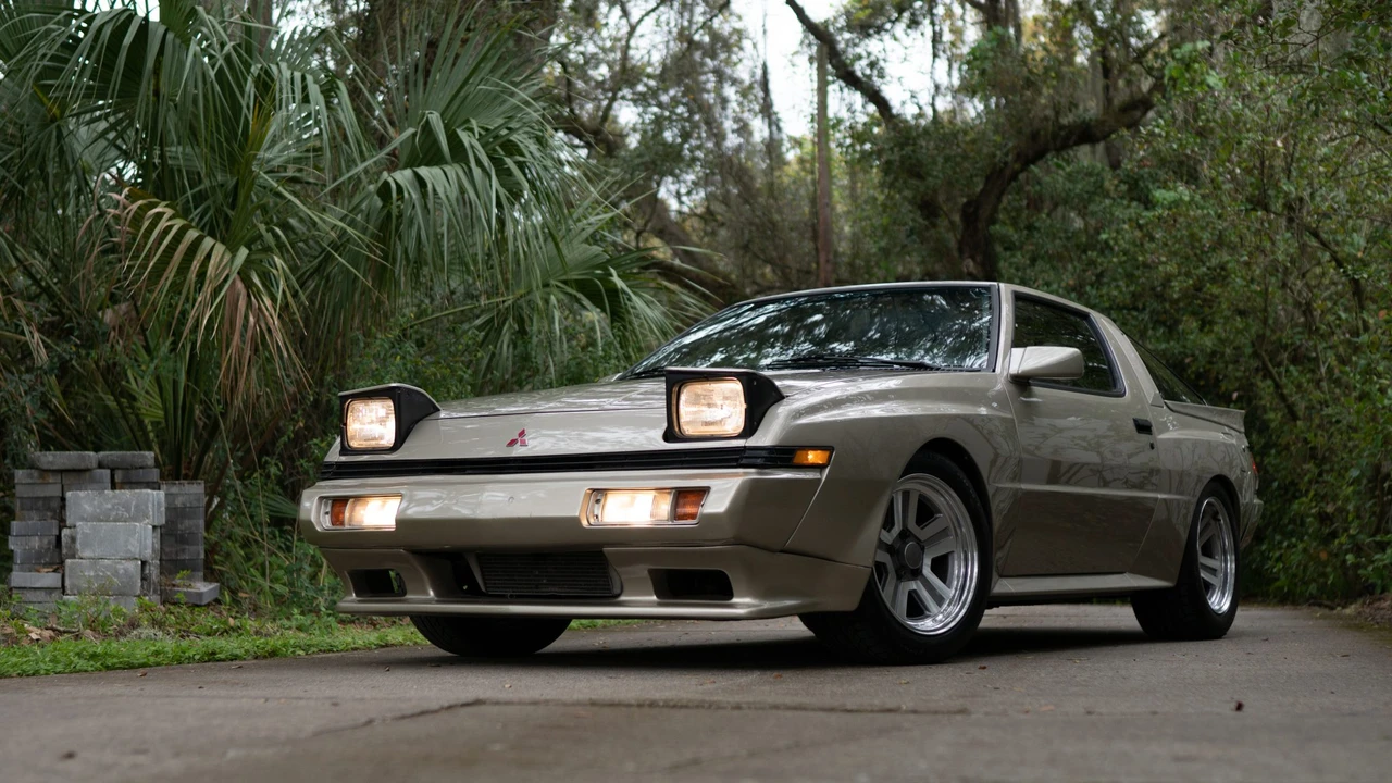 1987 Mitsubishi Starion - Image 12 of 31