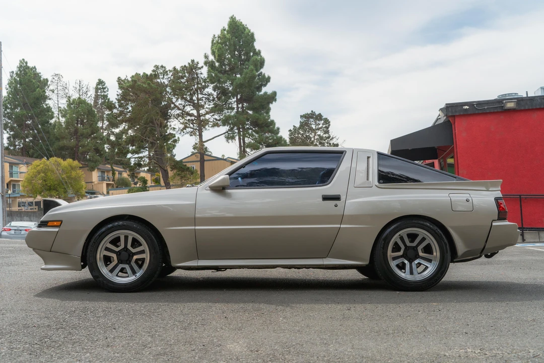 1987 Mitsubishi Starion - Image 12 of 31