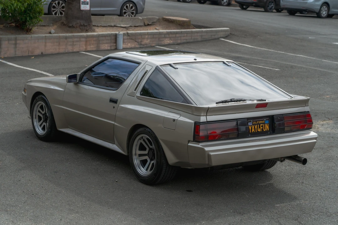 1987 Mitsubishi Starion - Image 13 of 31