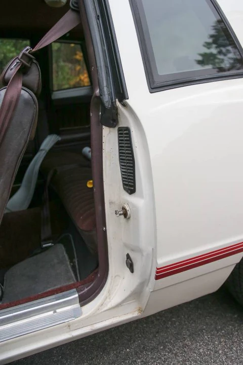 1987 Chevrolet Monte Carlo 4th Gen - Image 12 of 23
