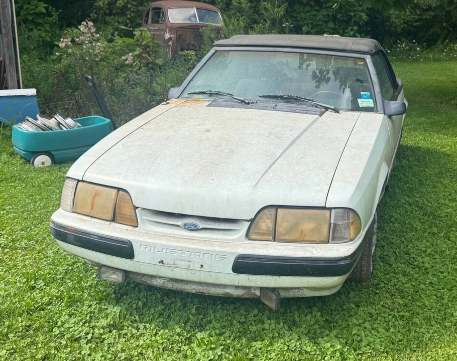 1987 Ford Mustang 3rd Gen - Image 2 of 4