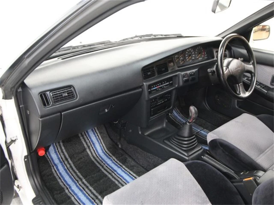 1987 Nissan U11 Bluebird - Image 15 of 31