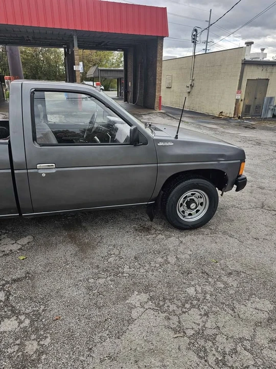 1987 Nissan Frontier - Image 3 of 4